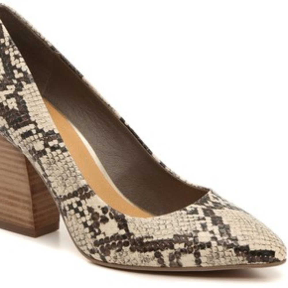 Crown Vintage Snake Print Pump - Size 9